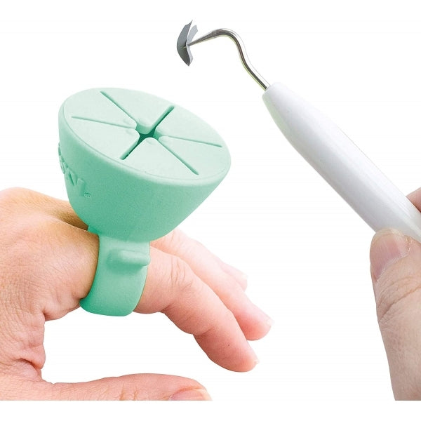 Tweexy Craft Vinyl Weeding Scrap Collector Ring - Mint